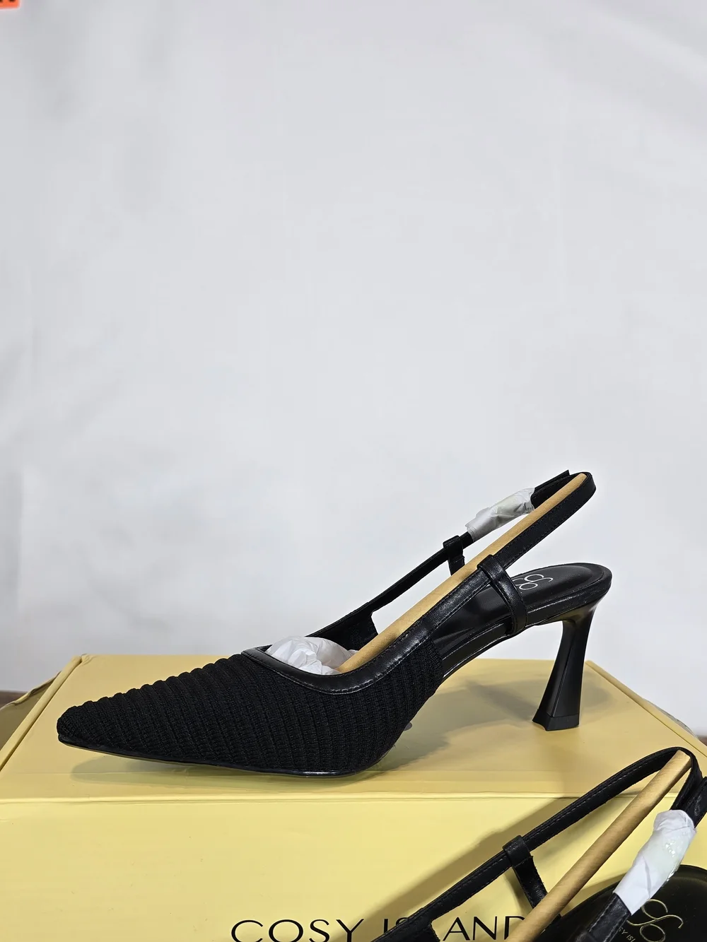 Cosy Island elegant pointed